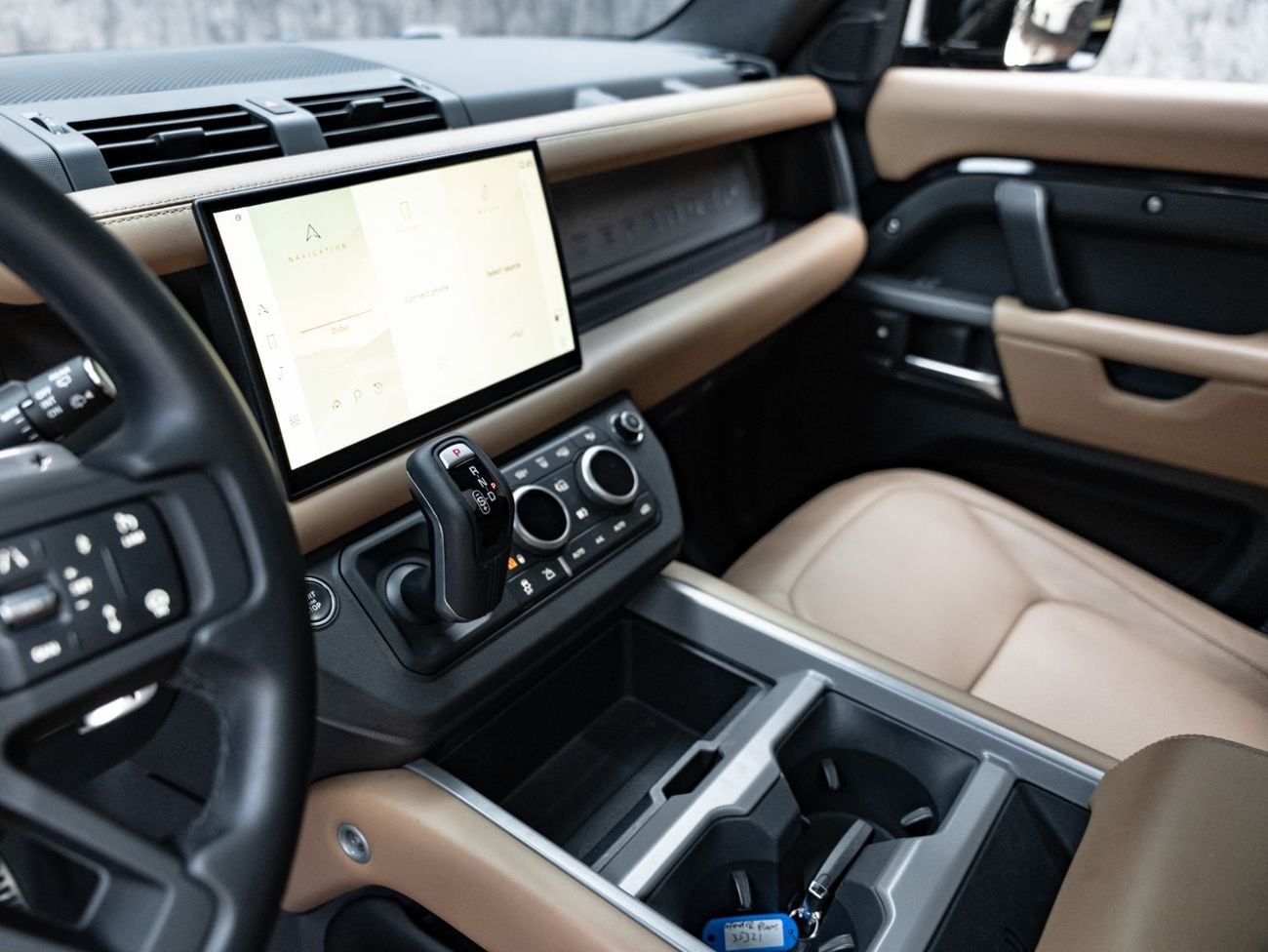 Land Rover Defender 110 SE P300