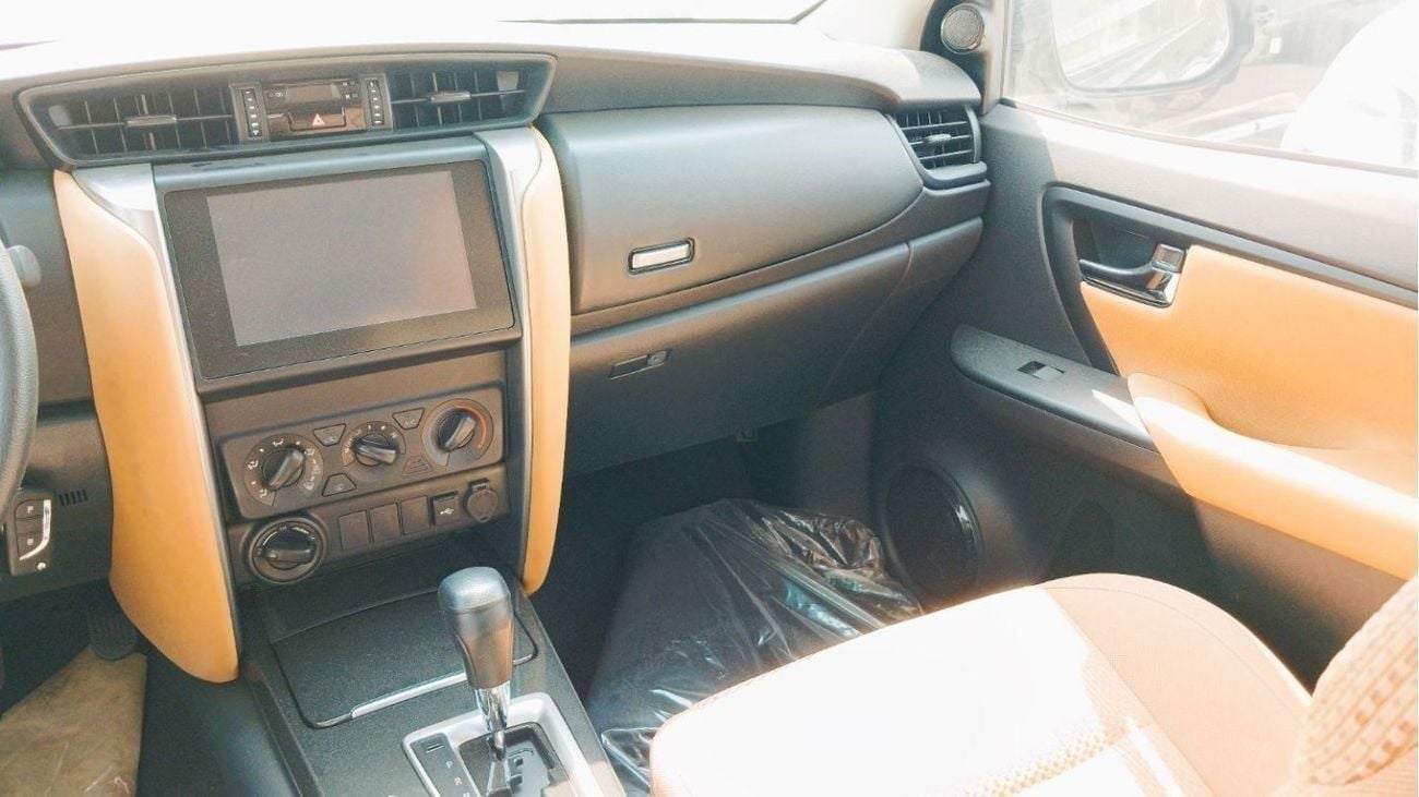 Toyota Fortuner Toyota Fortuner 2.4L Diesel GCC MID 2025YM