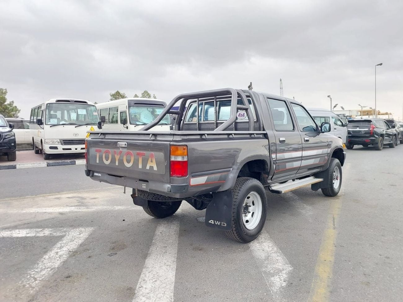 Toyota Hilux TOYOTA HILUX PICKUP RHD 1989 MODEL 2.8 L DIESEL MANUAL(PM05378)