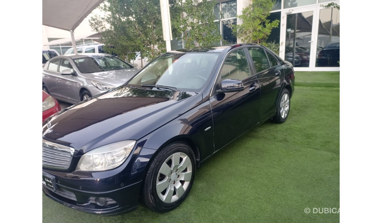 Mercedes-Benz C 180 C180 Gulf 4 cylinder, blue color, cruise control, alloy wheels, leather sensors, fog lights, in exce