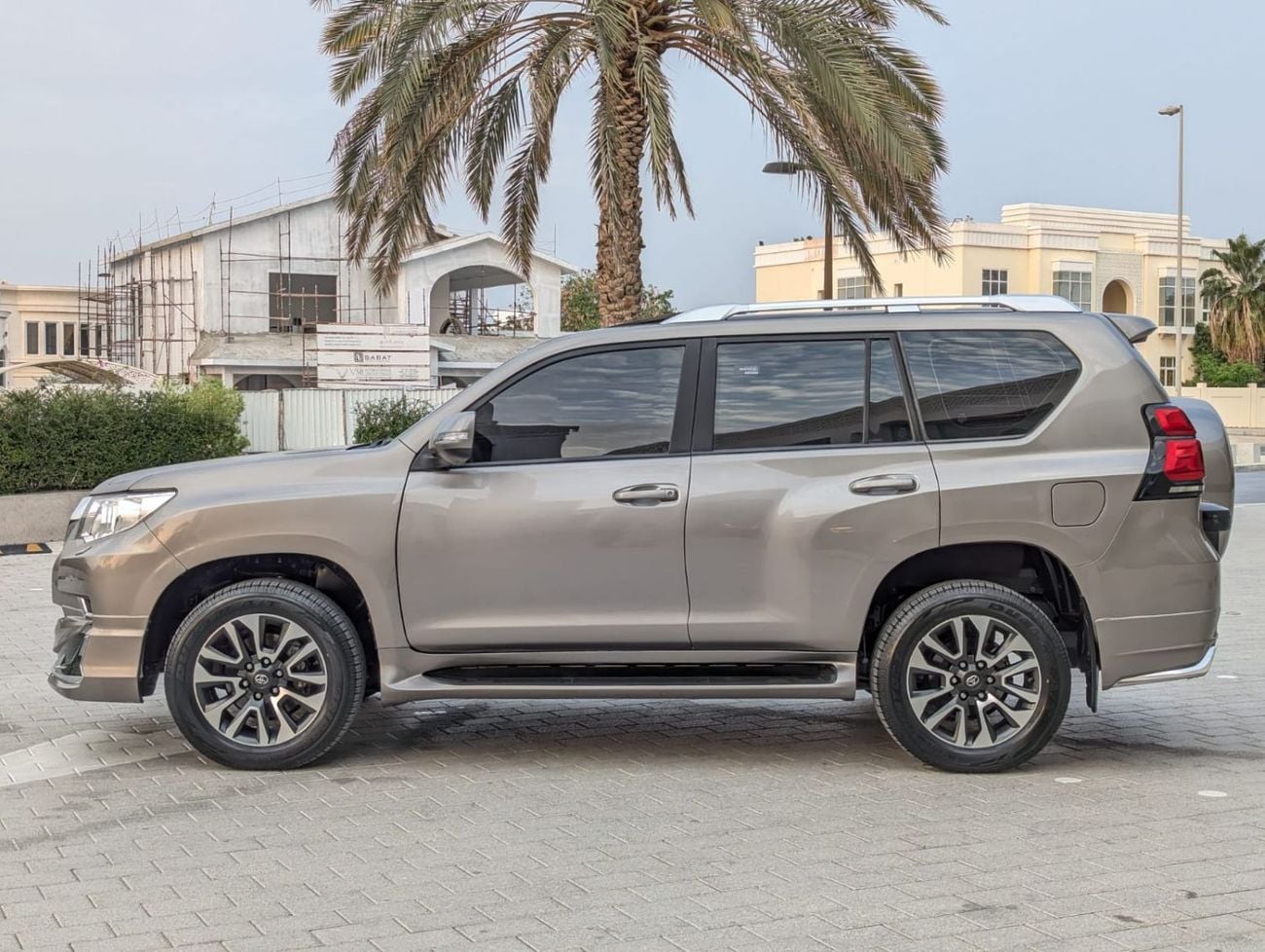 Toyota Prado Toyota Prado 2023 v6 bronze LHD Petro engine