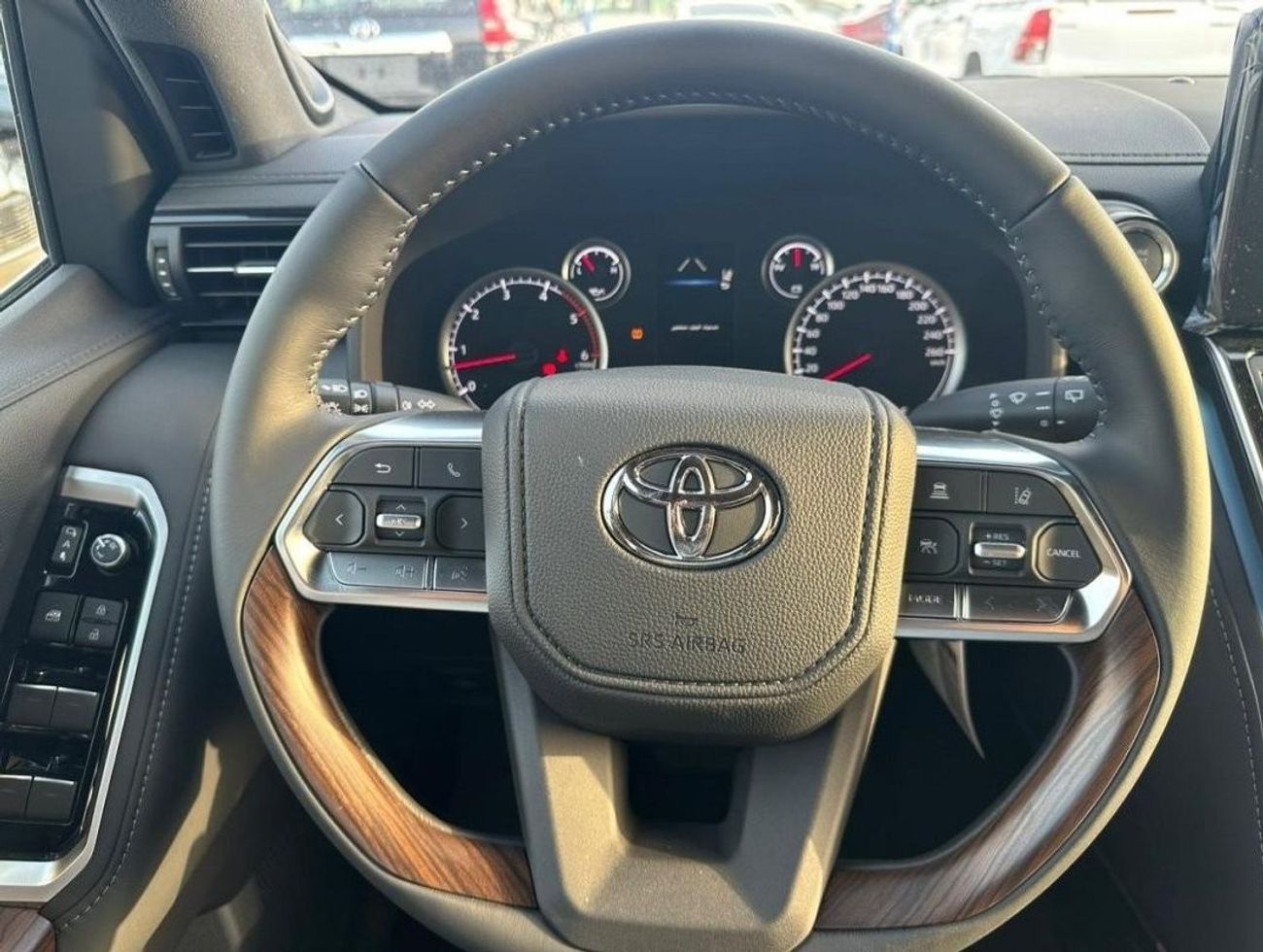 تويوتا لاند كروزر 3.3L DIESEL GXR TW TWIN TURBO AUTO TRANSMISSION