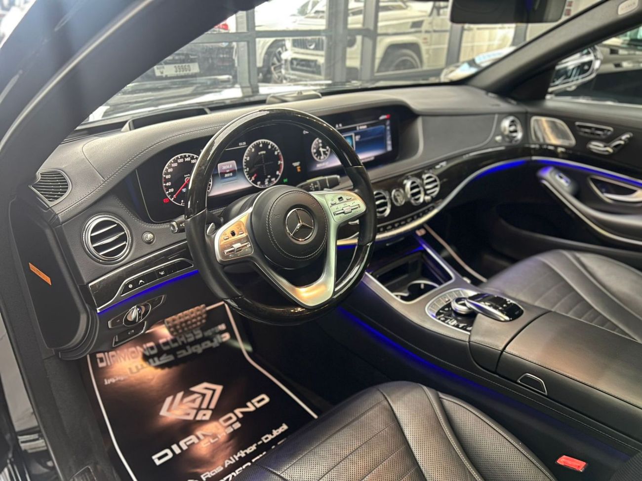 Mercedes-Benz S 560 Std 4.0L (469 HP)