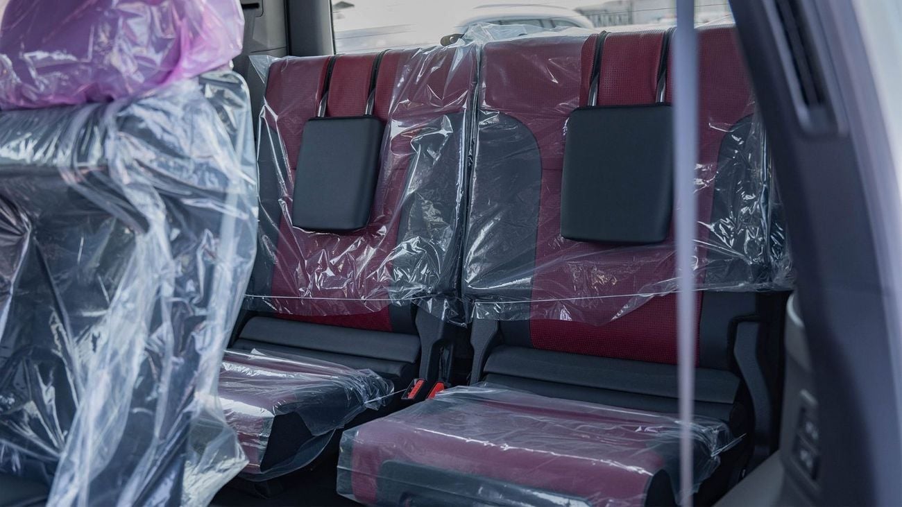 Toyota Land Cruiser 2026 Toyota Land Cruiser 300 VXR 3.5L AT Petrol Twin Turbo (White-red)