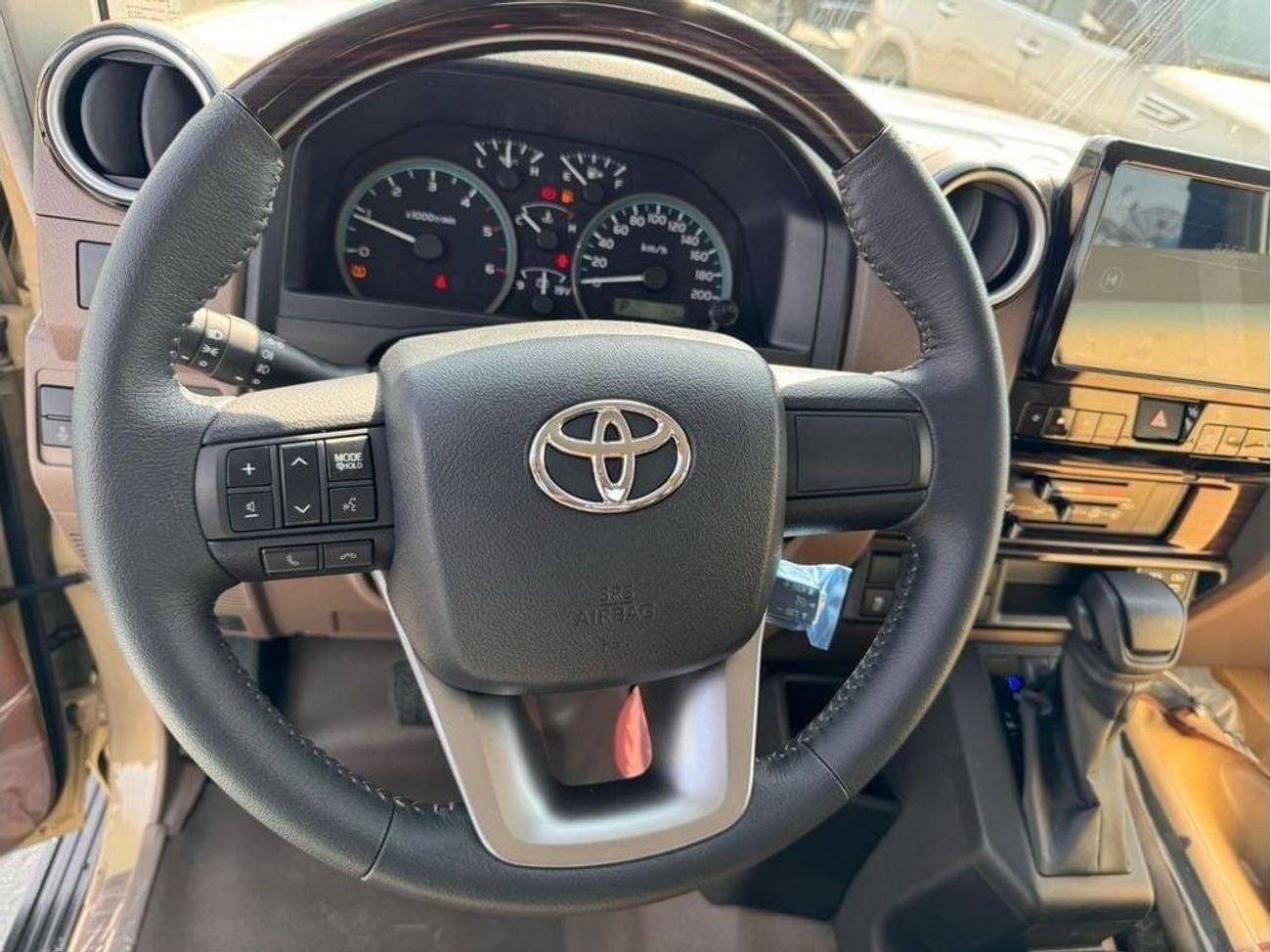 Toyota Land Cruiser Pick Up 79 DC 2.8L TURBODIESEL AUTOMATIC TRANSMISSION