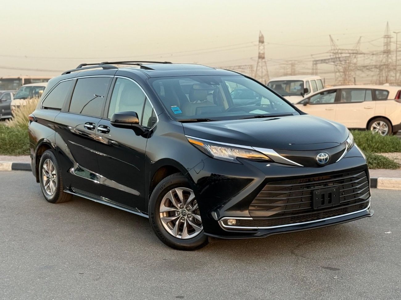 Toyota Sienna XLE Hybrid 2.5