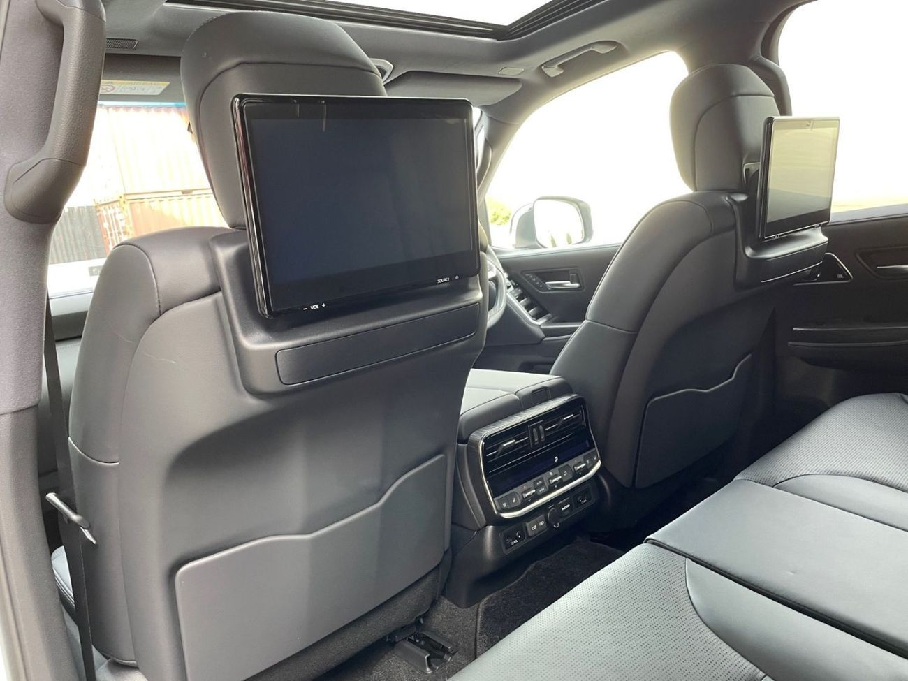 Toyota Land Cruiser (RIGHT HAND) 2025 ZX SAHARA 3.3L V6 TWIN TURBO 4X4 BRAND NEW 0KM