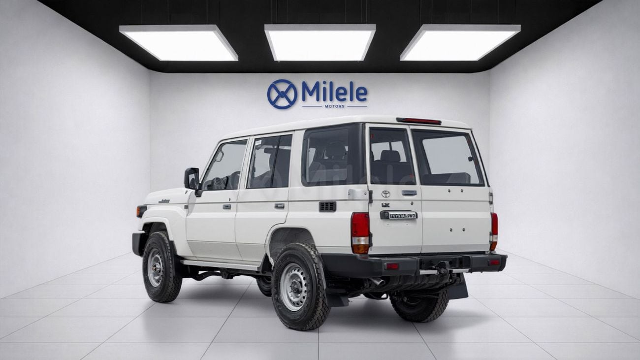 تويوتا لاند كروزر 76 TOYOTA LAND CRUISER 76