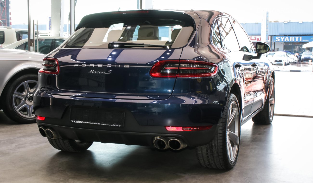 Porsche Macan S