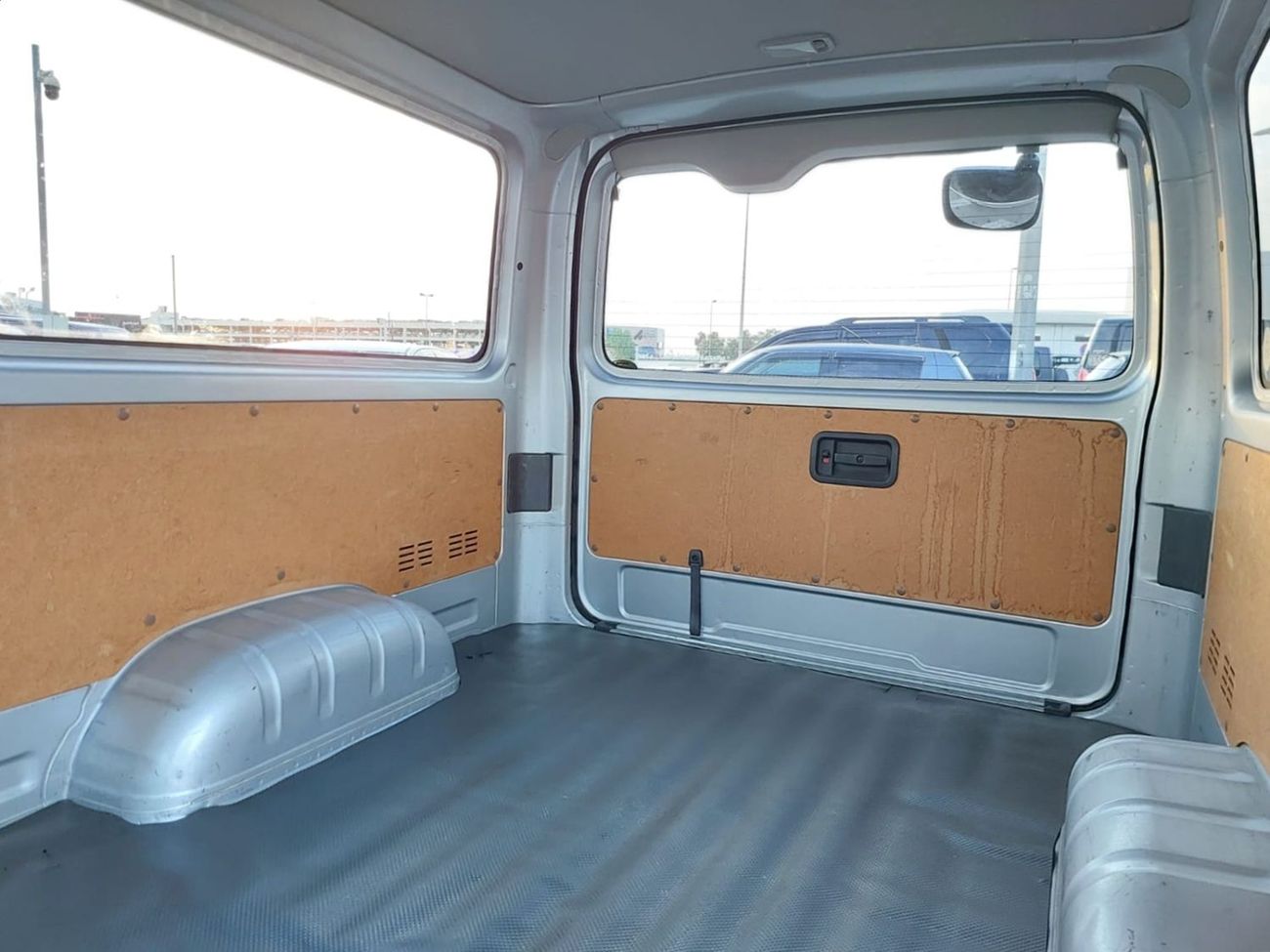 Toyota Hiace TOYOTA HIACE VAN RHD 2014 MODEL 3.0 L DIESEL AUTOMATIC(PM74812)