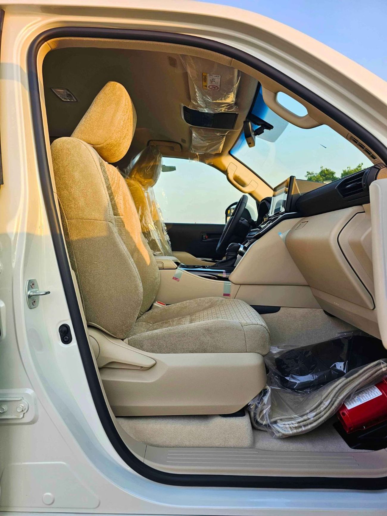 Toyota Land Cruiser GXR TWIN TURBO BASIC / 3.5L V6 PETROL / DRIVER PWR SEAT / FABRIC SEAT / COOL BOX (CODE # GXR-G)