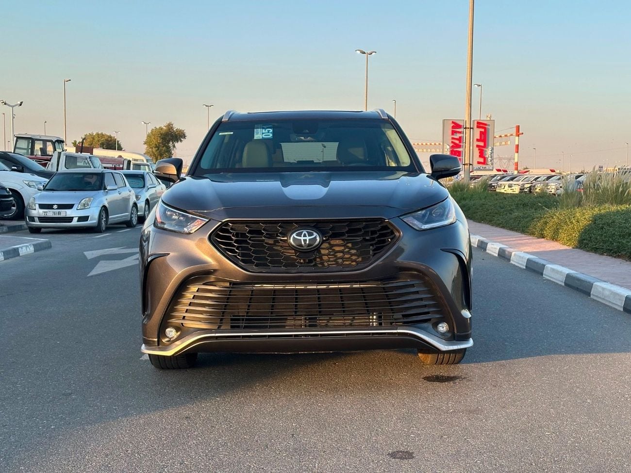 Toyota Highlander 2023 TOYOTA HIGHLANDER XLE FULL OPTIONS IMPORTED FROM USA