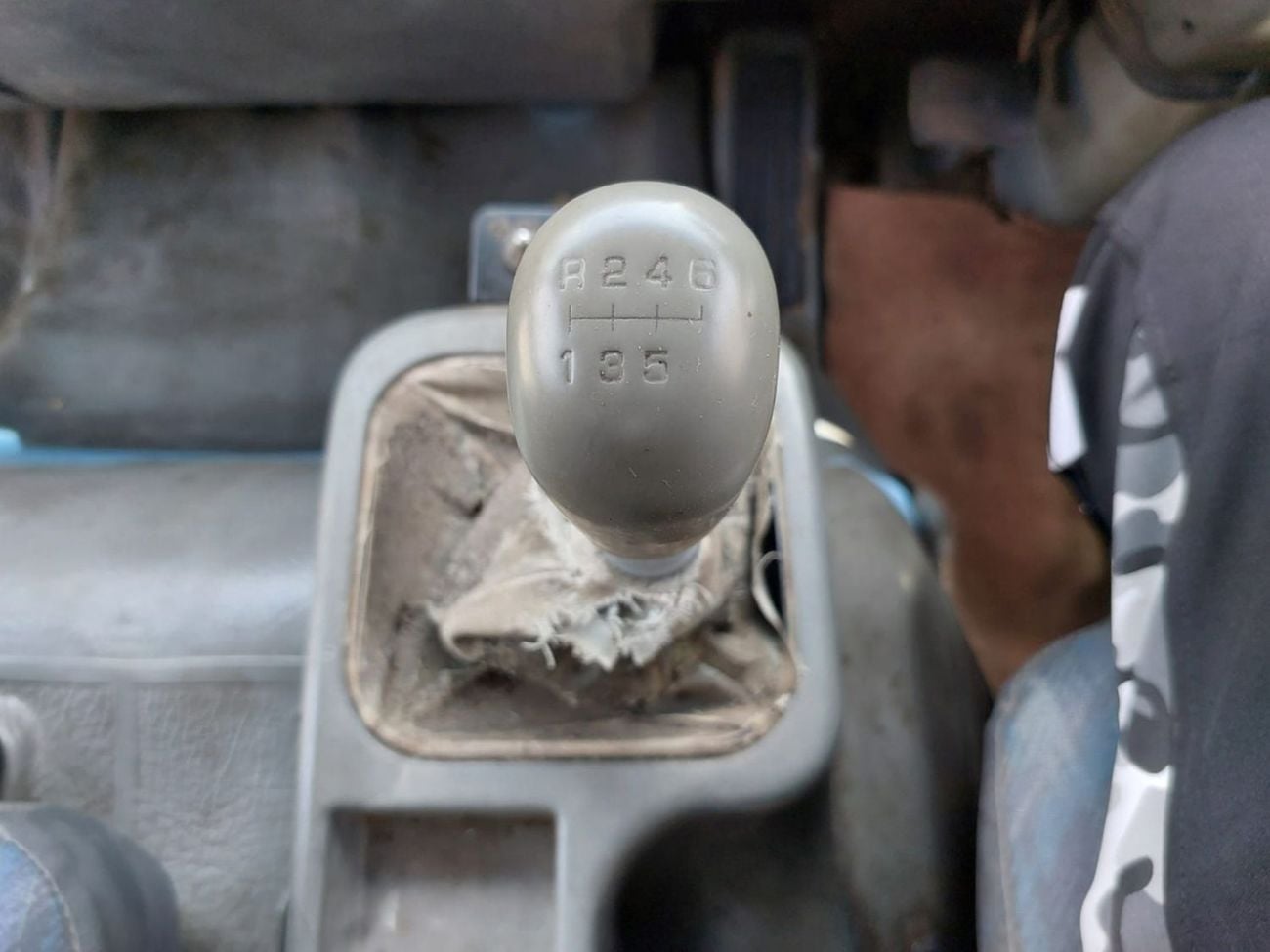 ميتسوبيشي فايتر MITSUBISHI FIGHTER DUMPER TRUCK RHD 2003 MODEL 8.2 L DIESEL MANUAL(PM60964)