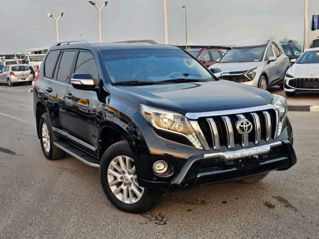 Toyota Prado VXR 4.0L 4WD LHD-GCC SPECS-Automatic-petrol-6 Cylinders-7 Seats-5 Doors