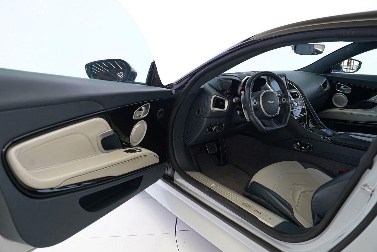 Aston Martin DBS Superleggera 5.2L