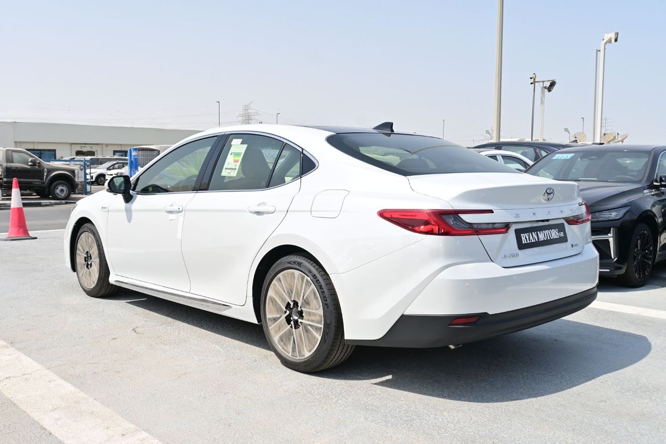 تويوتا كامري Toyota Camry Limited 2.5L Hybrid, Model 2025, Color White