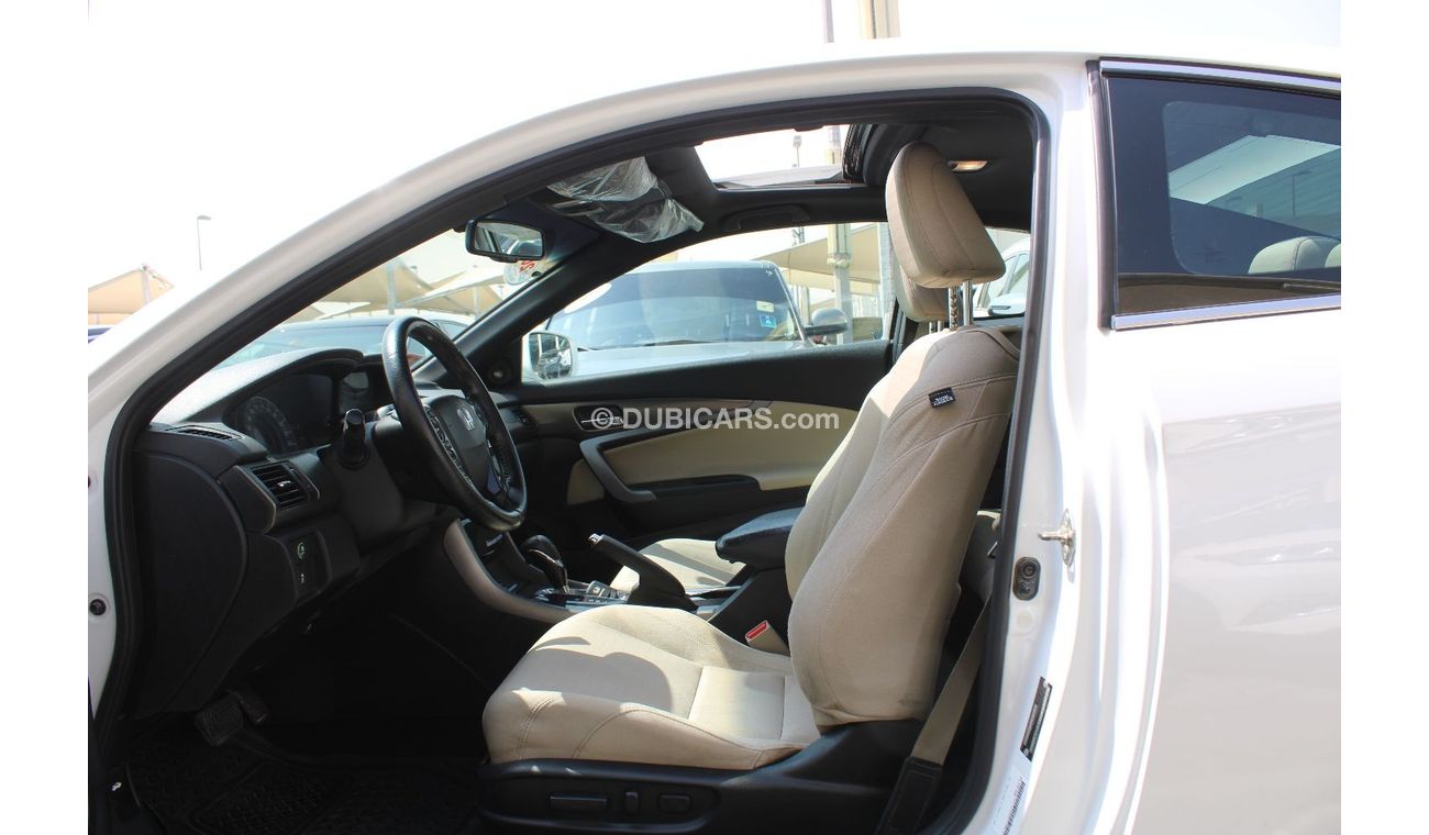 Honda Accord Coupe HONDA ACCORD COUPE - 2017 - GCC - V4 - PERFECT CONDITION INSIDE OUT