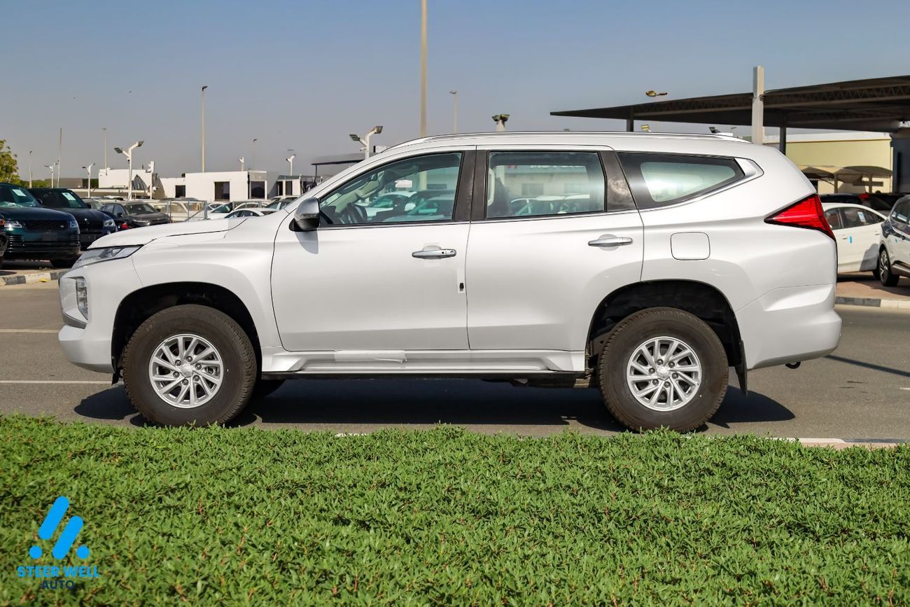 ميتسوبيشي باجيرو 2.5L Turbo Diesel | 134 HP | AT | 4WD | 7 Passenger | Dual Airbags | ABS & EBD | Ad-Safety | 2023