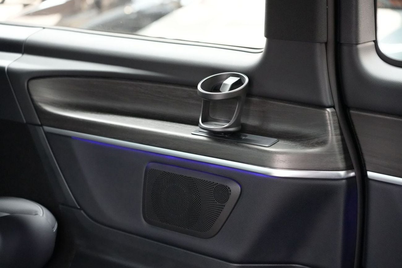 Mercedes Benz V300