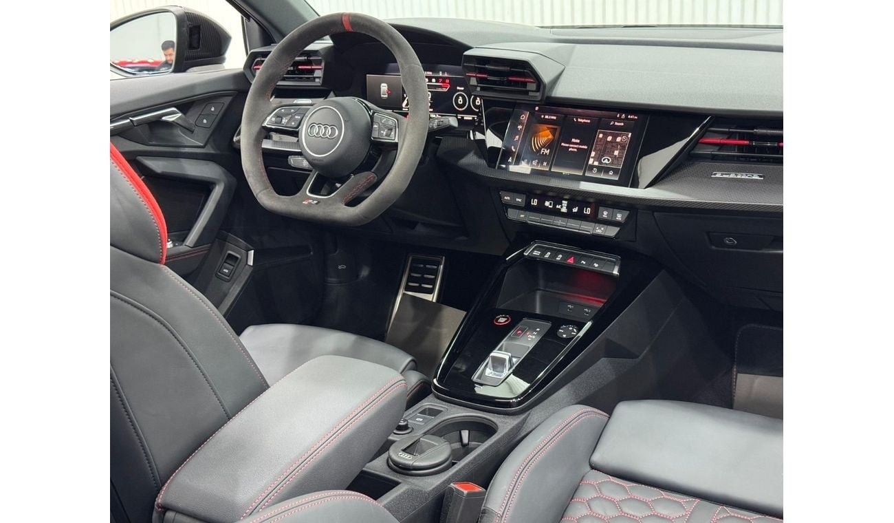 أودي RS3 TFSI quattro 2.5L Sedan 2024 Audi RS3 Quattro, Nov 2028 Audi Warranty + Service Pack, Full Options,