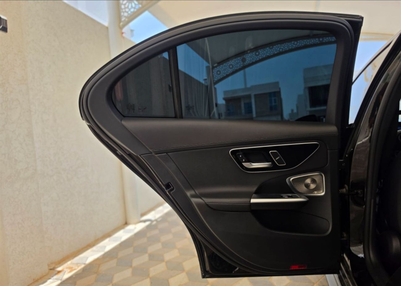مرسيدس بنز C 300 STANDARD
