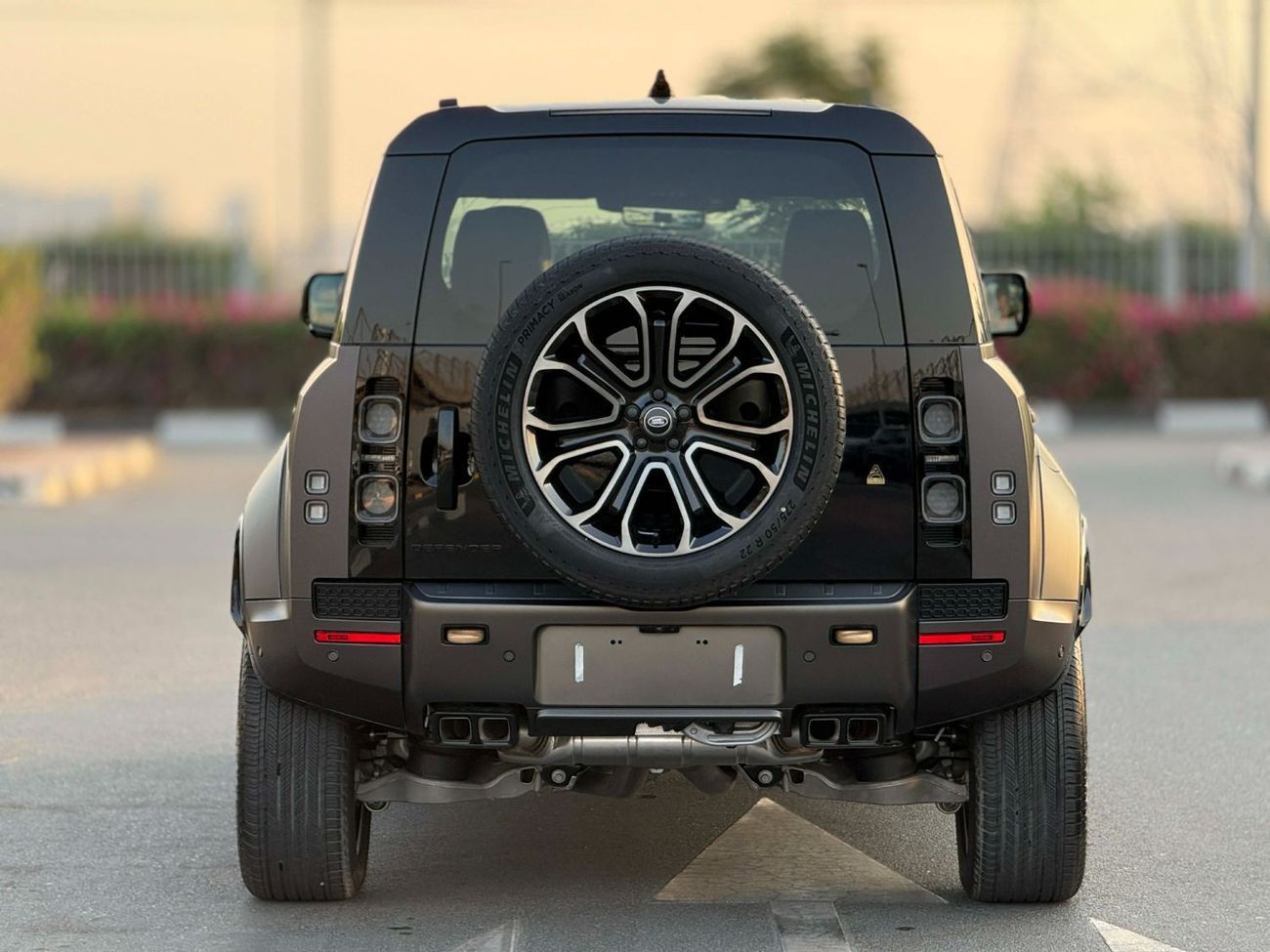 Land Rover Defender 110 P635 OCTA V8 **2025**GCC SPEC UNDER WARRANTY