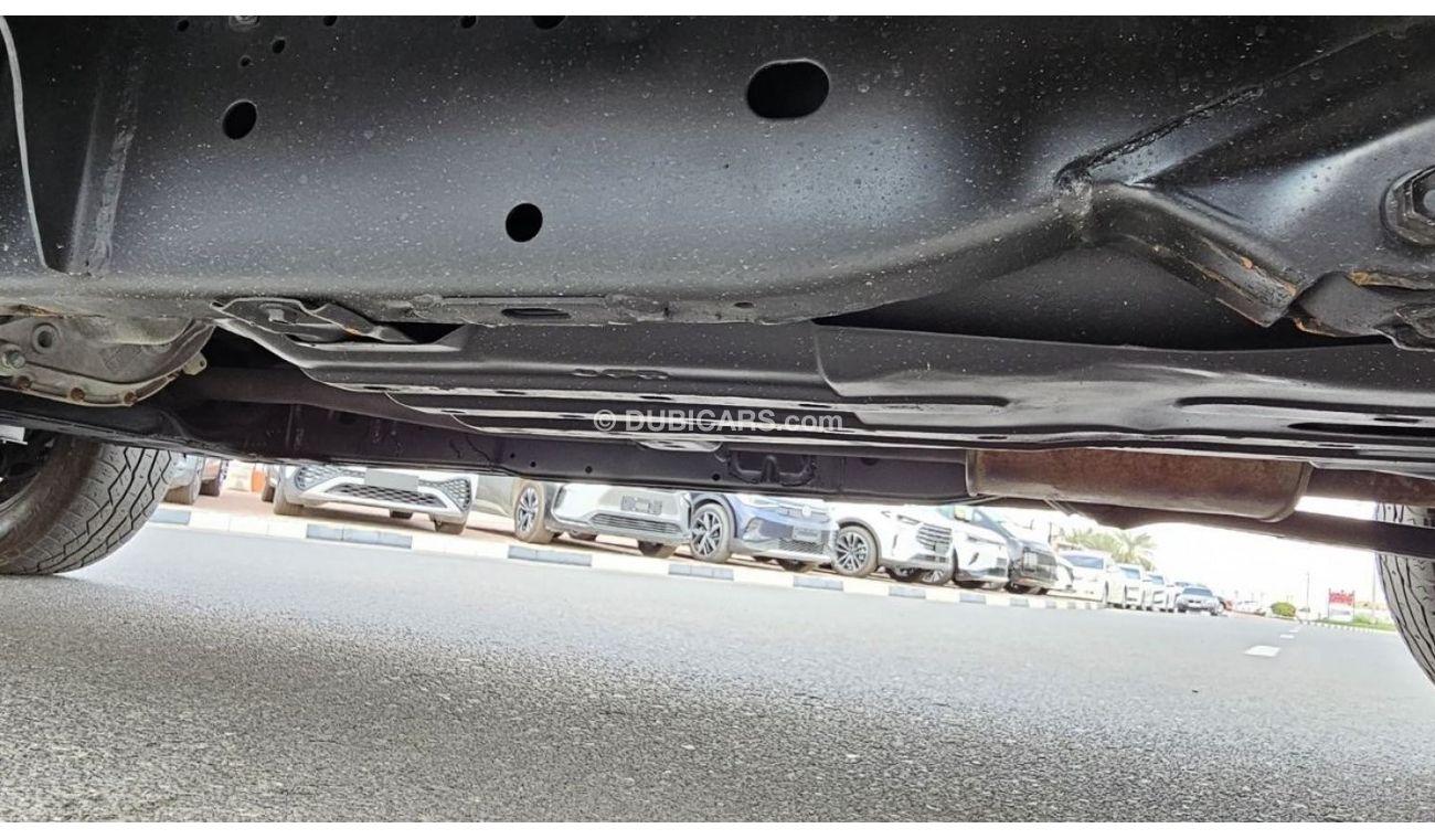 Nissan Navara SPORTS BAR WITH PROJECTED LIGHTS | RIGHT-HAND-DRIVE | TRAILER HITCH