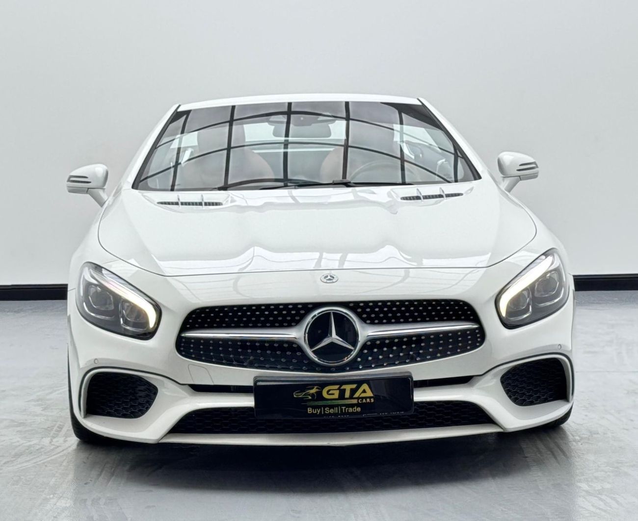 Mercedes-Benz SL 400 Std 3.0L 2018 Mercedes-Benz SL 400 AMG, Service History, Warranty, Excellent Condition, Low Km, GCC