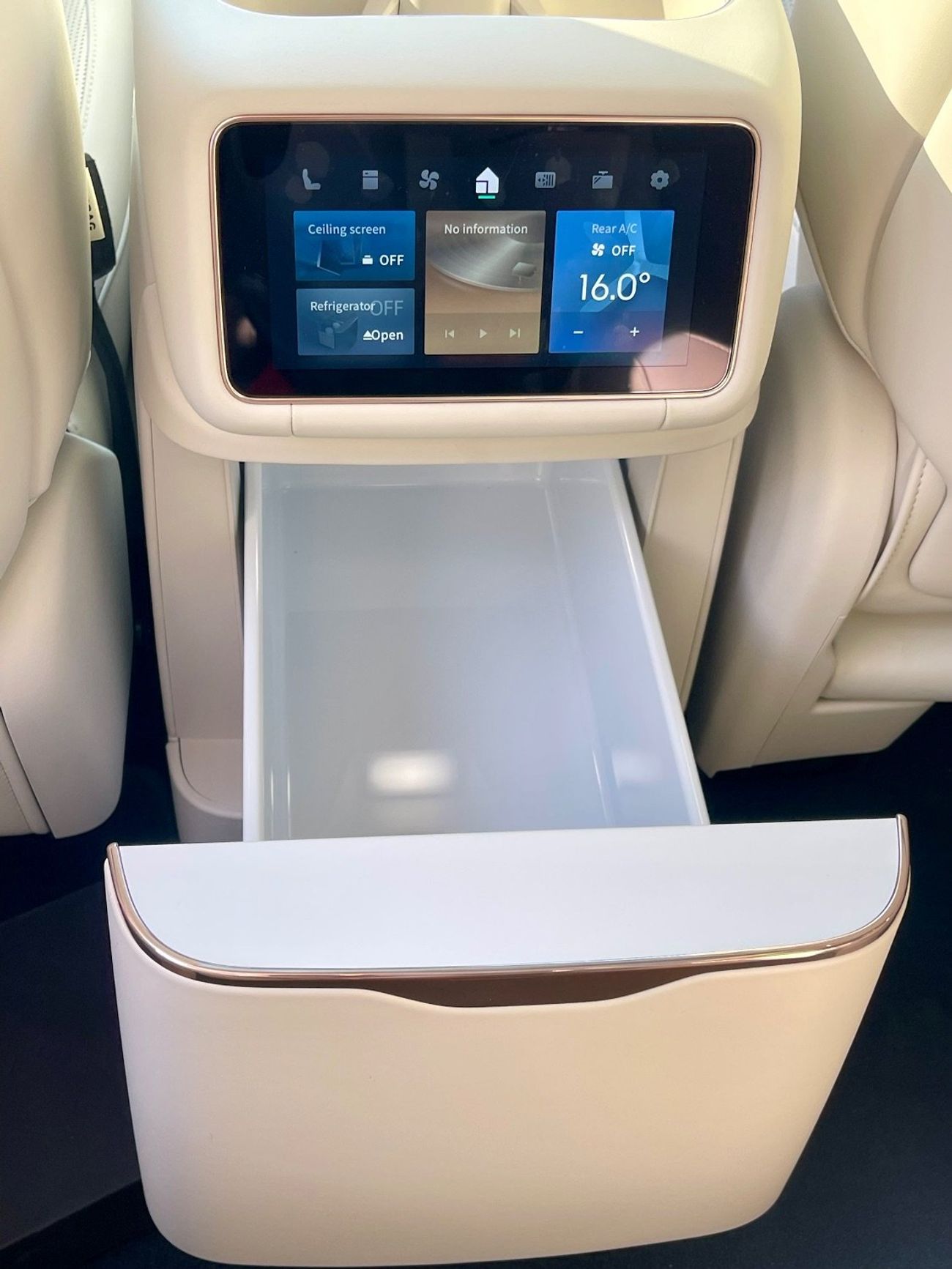 لينك أند كو 900 