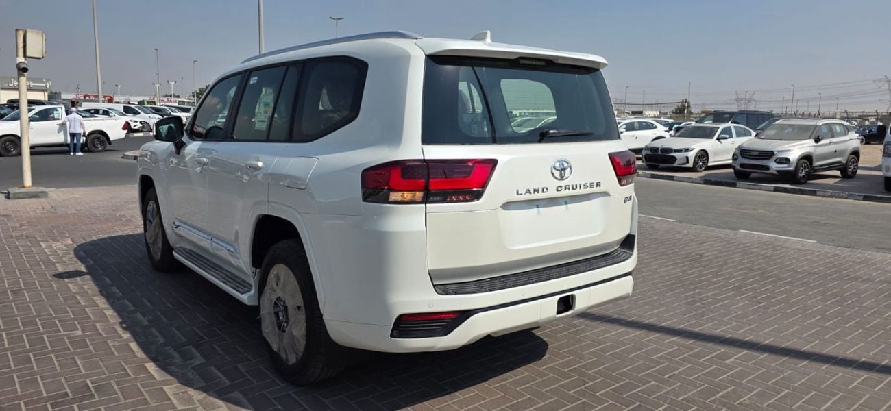 تويوتا لاند كروزر INSIDE BLACK 4.0