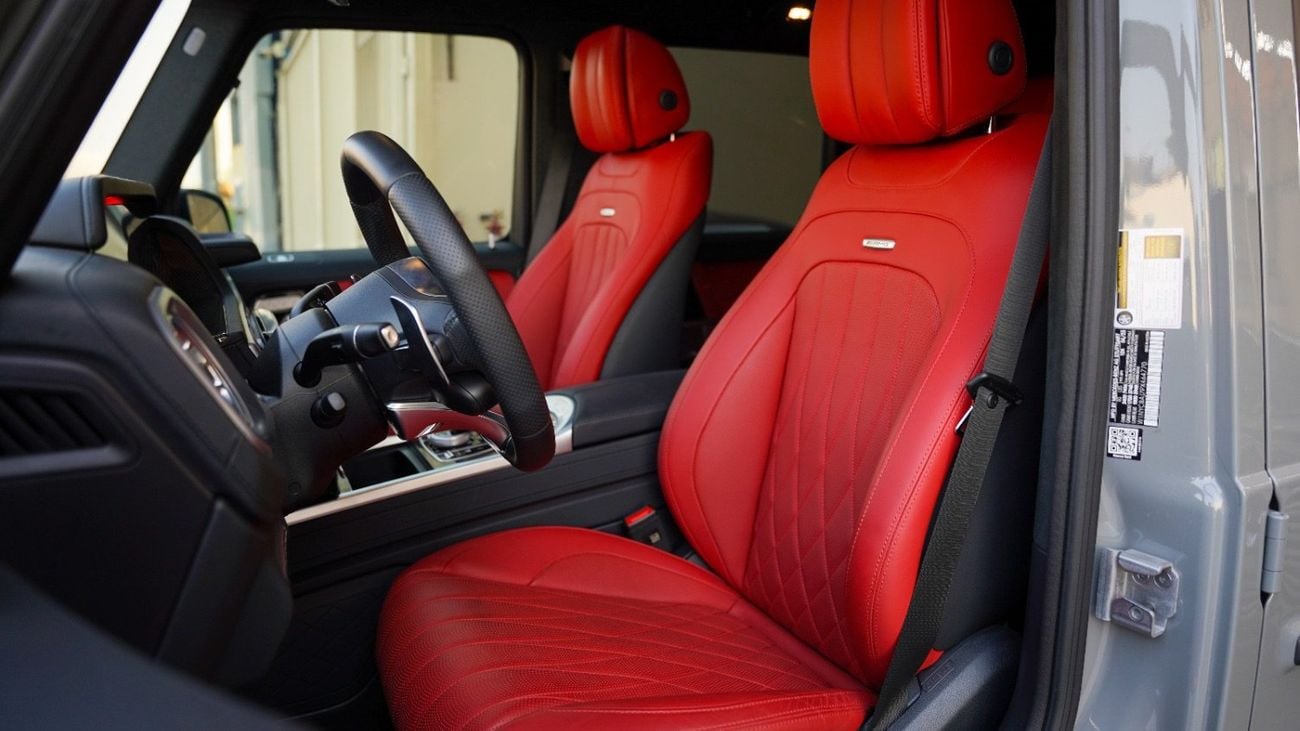 مرسيدس بنز G 63 AMG 4X4² Engine & Performance 	•	Engine Type: 4.0-liter V8 biturbo AMG-built engine.  ￼ 	•	Horsepower: Approx