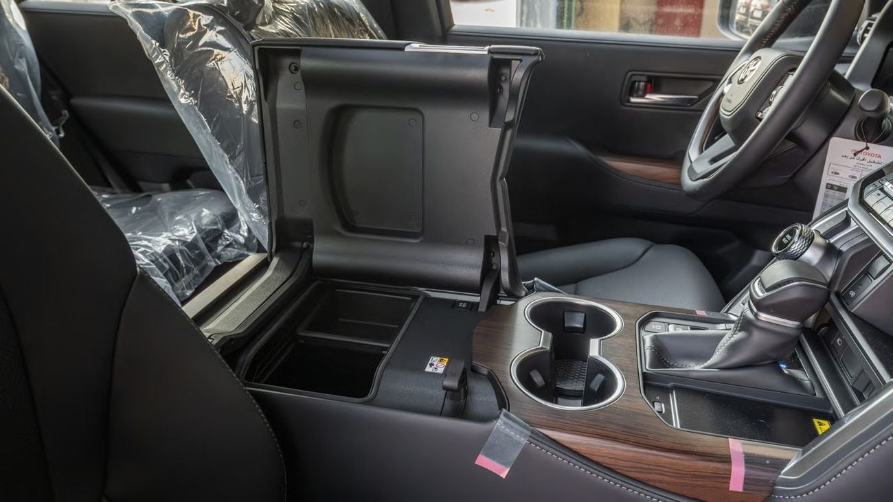 Toyota Land Cruiser TOYOTA LC 4.0 GXR HI(ATT BLACK INSIDE BLACK) 26YM