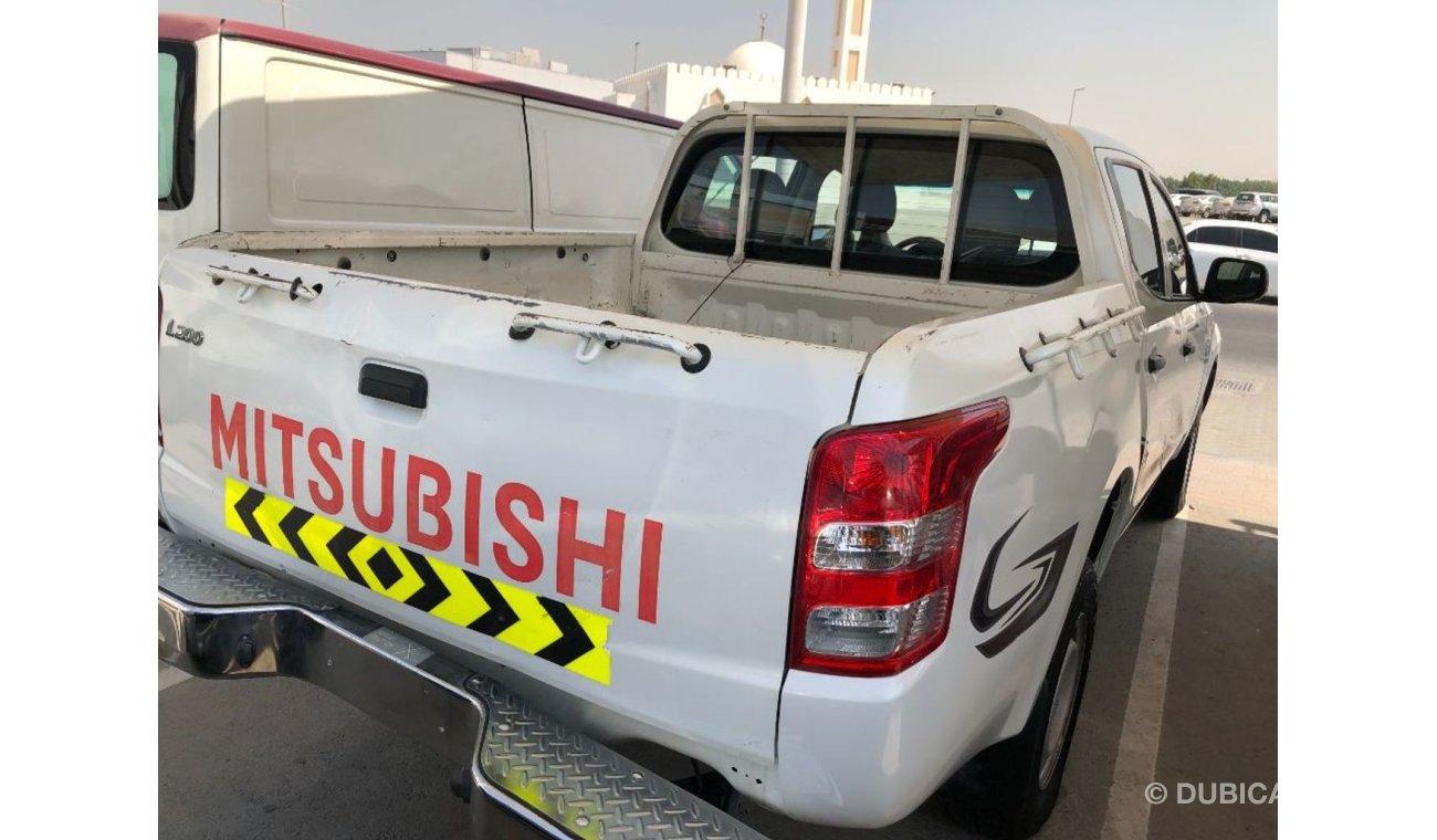 ميتسوبيشي L200 Mitsubishi L200 D/c pick up 4x4, model:2016. Excellent condition