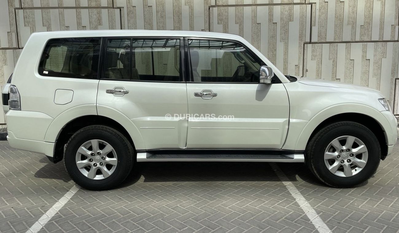 Mitsubishi Pajero 3.5L | GCC | FREE 2 YEAR WARRANTY | FREE REGISTRATION | 1 YEAR COMPREHENSIVE INSURANCE