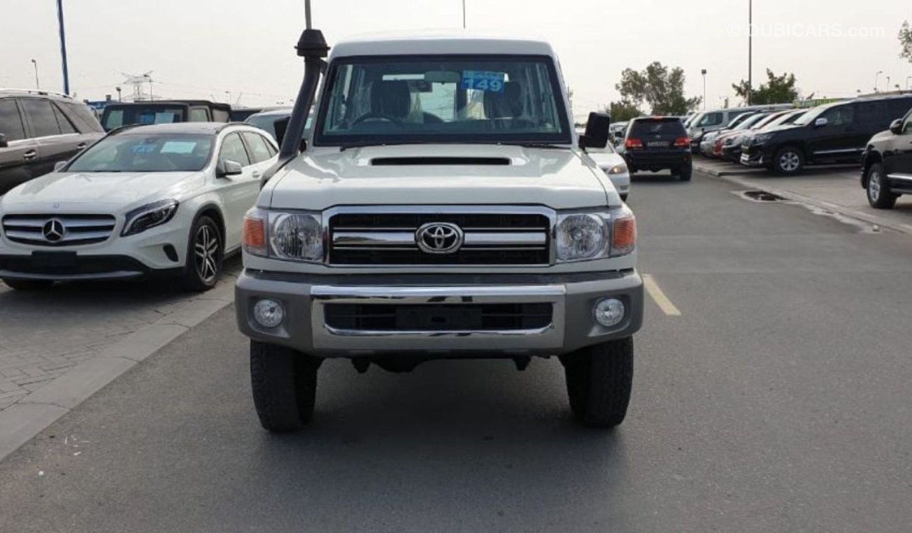 Toyota Land Cruiser Right hand drive 4.5 V8 diesel manual HARDTOP 2012 Perfect inside and out side