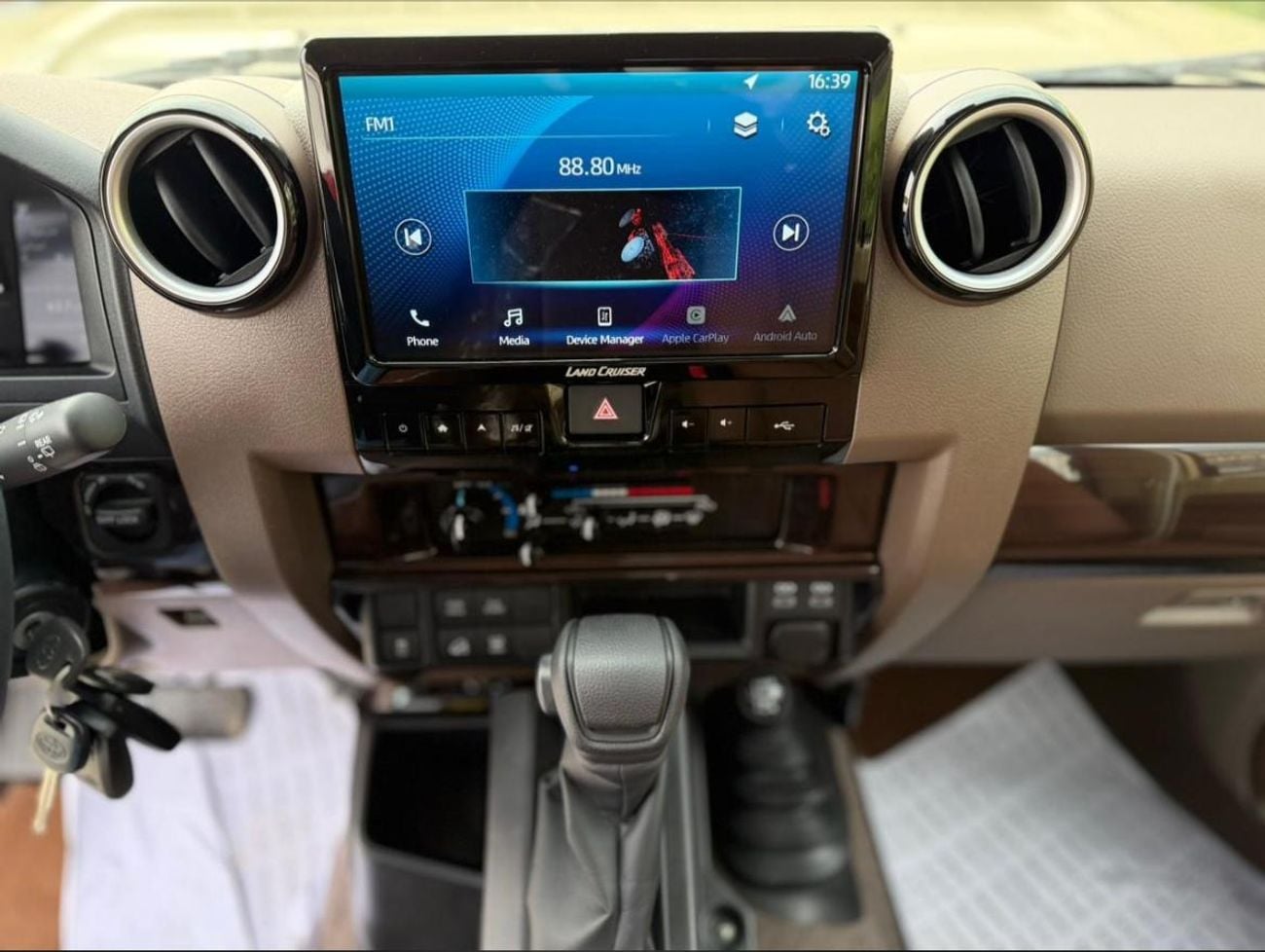 تويوتا لاند كروزر 70 TOYOTA LANDCRUISER LC71 MODEL 2026 4.0 PETROL ENIGINE WITH 6 CYLINDER OMAN SPECS