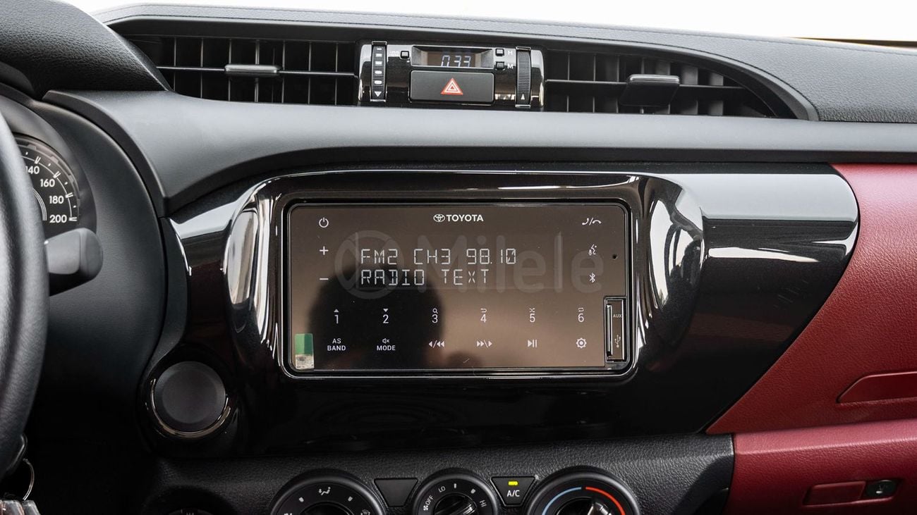 Toyota Hilux DLX
