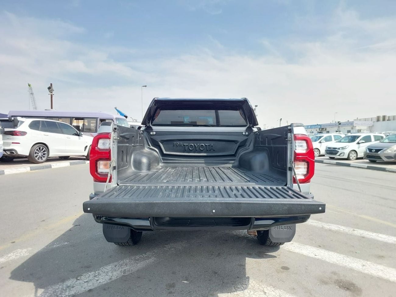 Toyota Hilux (RAMADAN OFFER) TOYOTA HILUX PICKUP RHD 2019 MODEL 2.8 L DIESEL AUTOMATIC(PM37586)