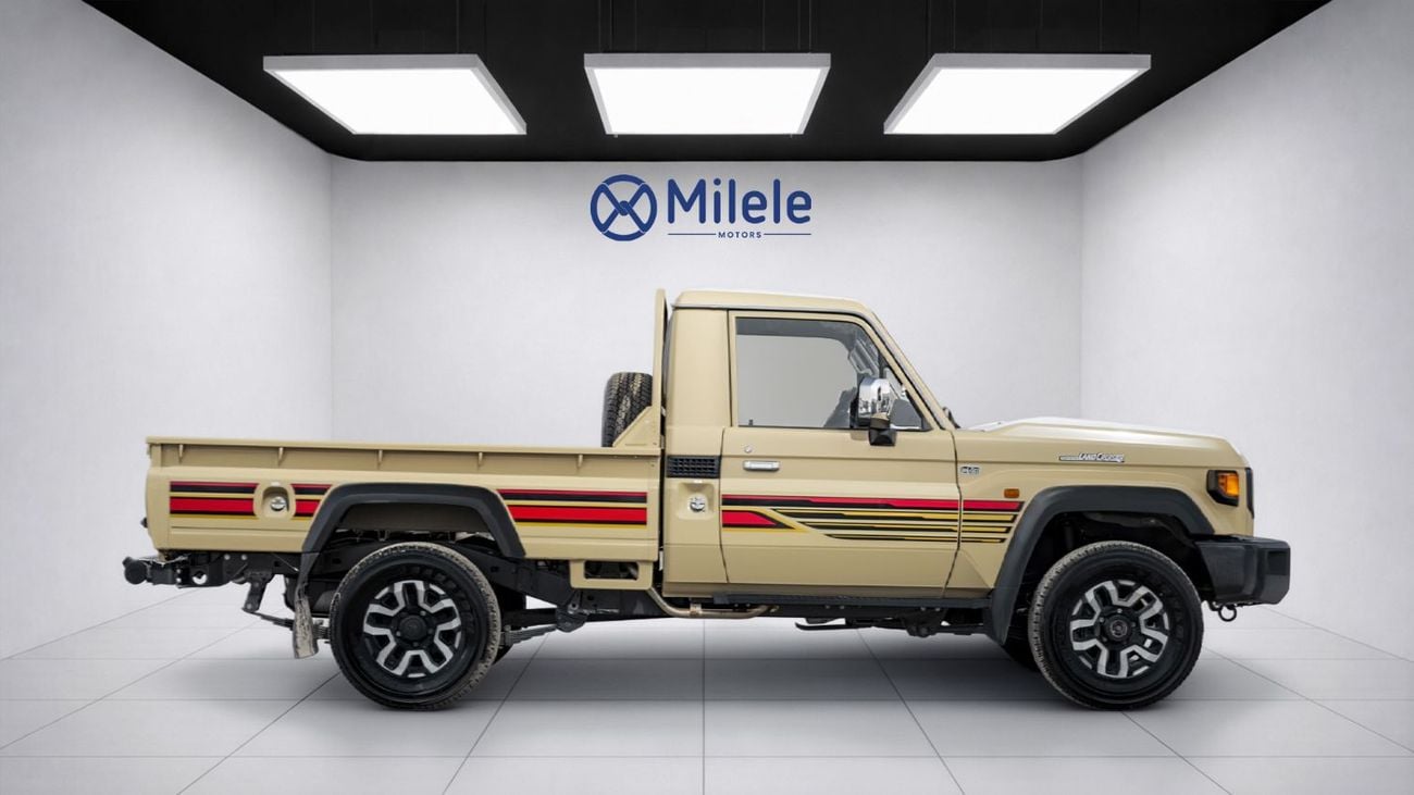 تويوتا لاند كروزر بيك أب 70 LX SC