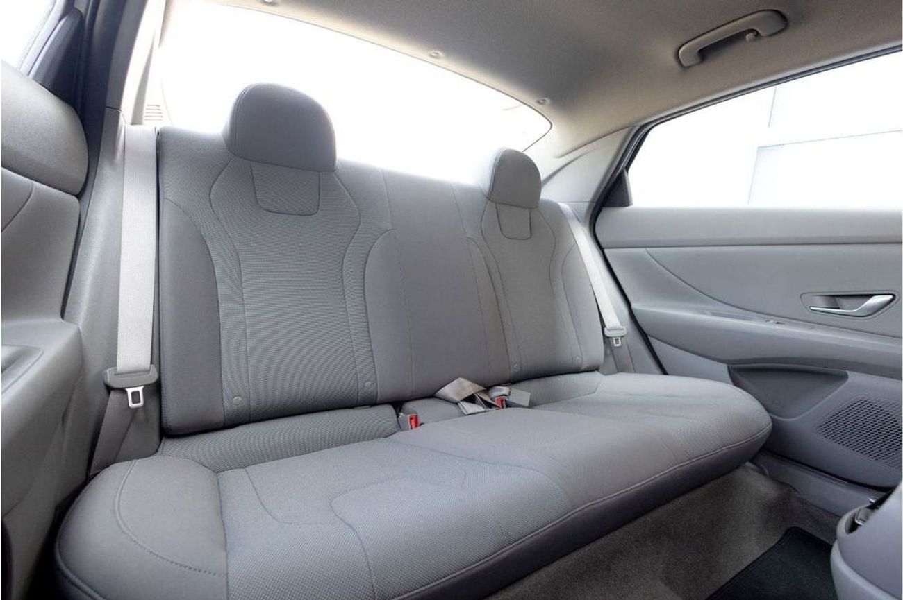 Hyundai Elantra Smart 1.6L Hyundai Elantra 2023 GCC under Agency Warranty with Flexible Down-Payment.