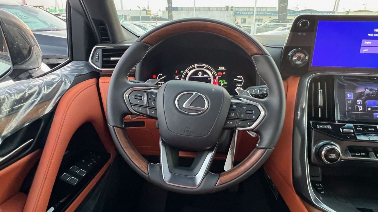 Lexus LX 600 VIP 3.5L LEXUS LX 600h VIP BRAND NEW 3.5L TWIN TURBO