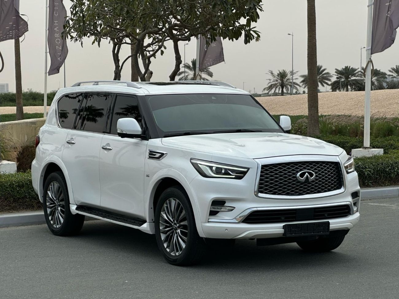 Infiniti QX80 Standard 5.6L