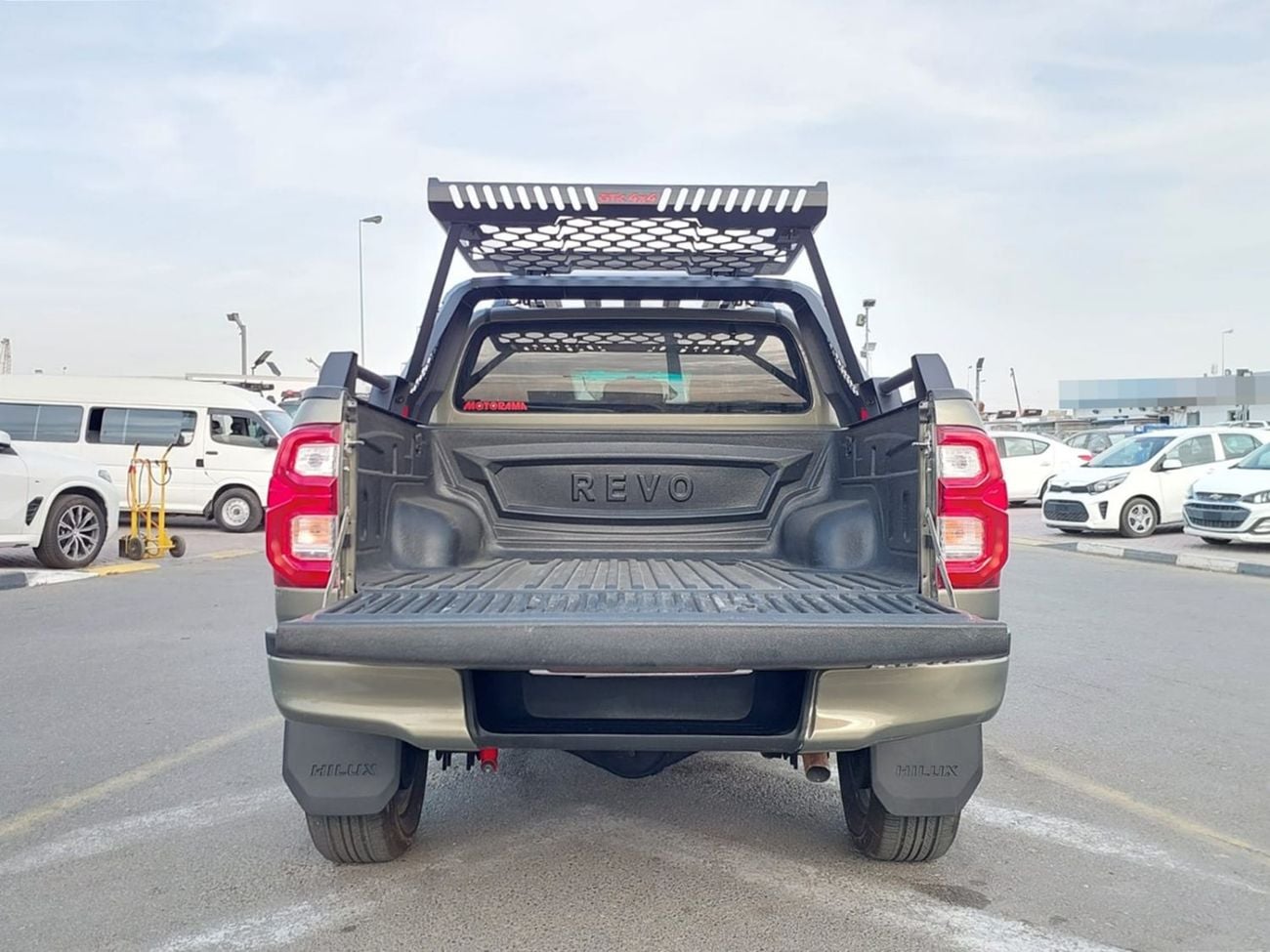 تويوتا هيلوكس TOYOTA HILUX PICKUP RHD 2016 MODEL 2.8 L DIESEL AUTOMATIC(PM79021)