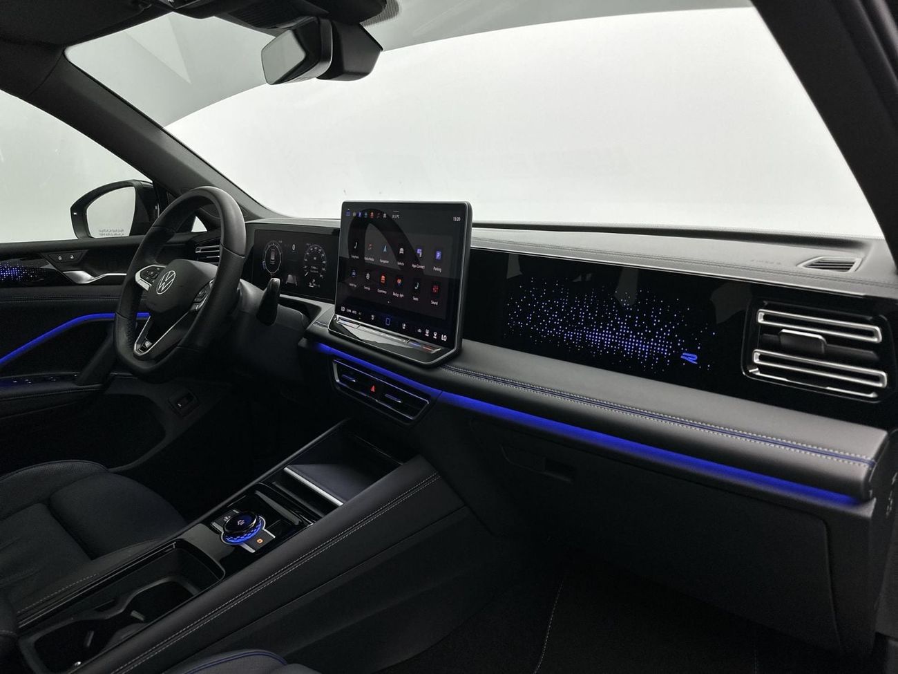 فولكس واجن تيجوان R-LINE تيجوان آر لاين 1.4 لتر | | باقة المساعدة العالية | سقف بانورامي | نظام التحكم الديناميكي بالهيكل | ش