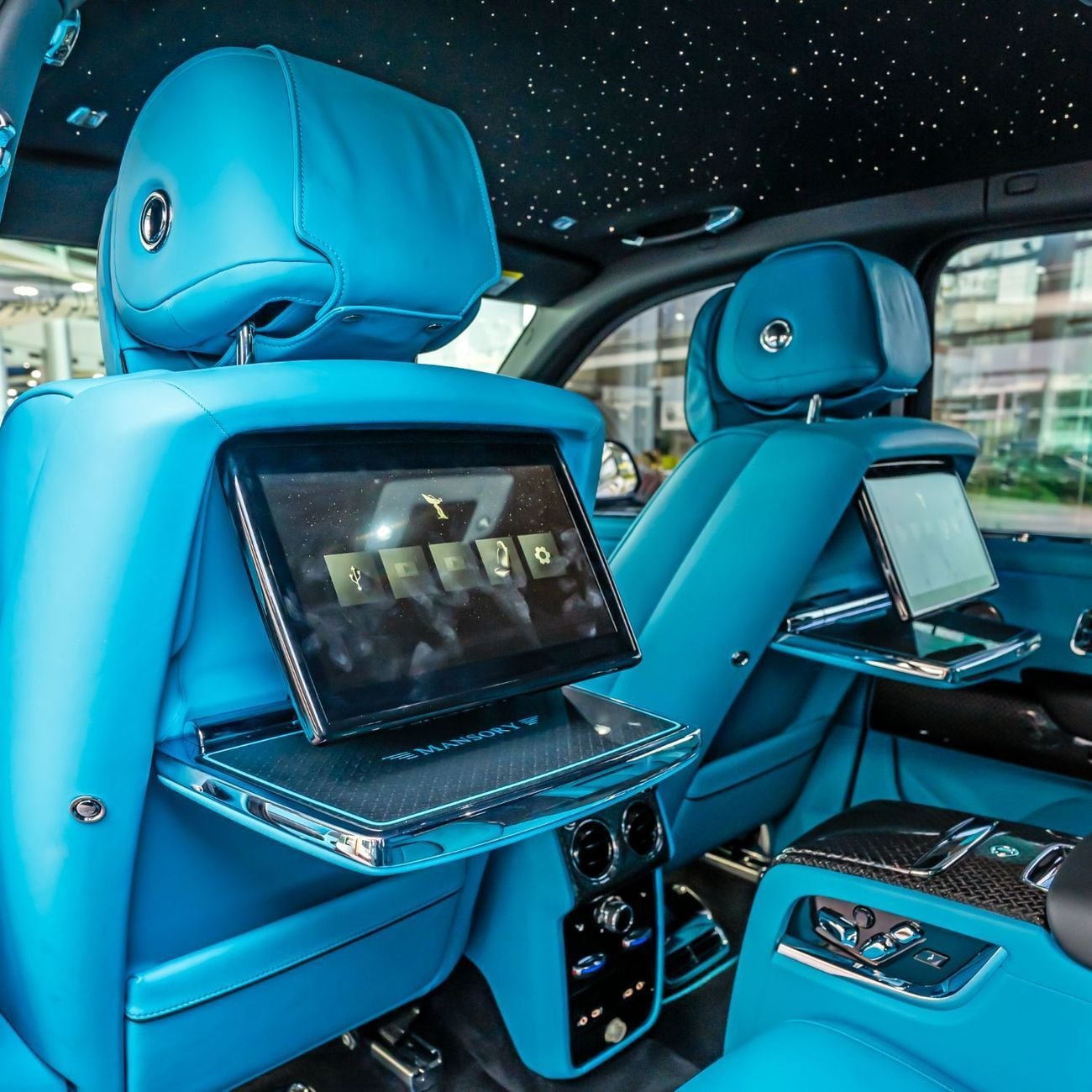 رولز رويس كولينان  2025  ROLLS ROYCE CULLINAN MANSORY  DONE ONLY 15,000KM