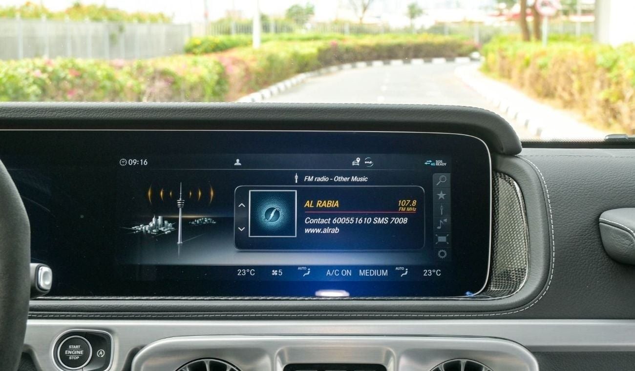 Mercedes-Benz G 63 AMG Mercedes G63 AMG - Special Color Emerald Green - Carbon Fiber - Rear Entertainment System - 2024