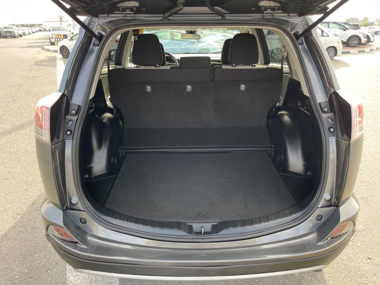 Toyota RAV4 VXR 2017 TOYOTA RAV4 XLE HYBRID 4x4 FULL OPTIONS IMPORTED FROM USA