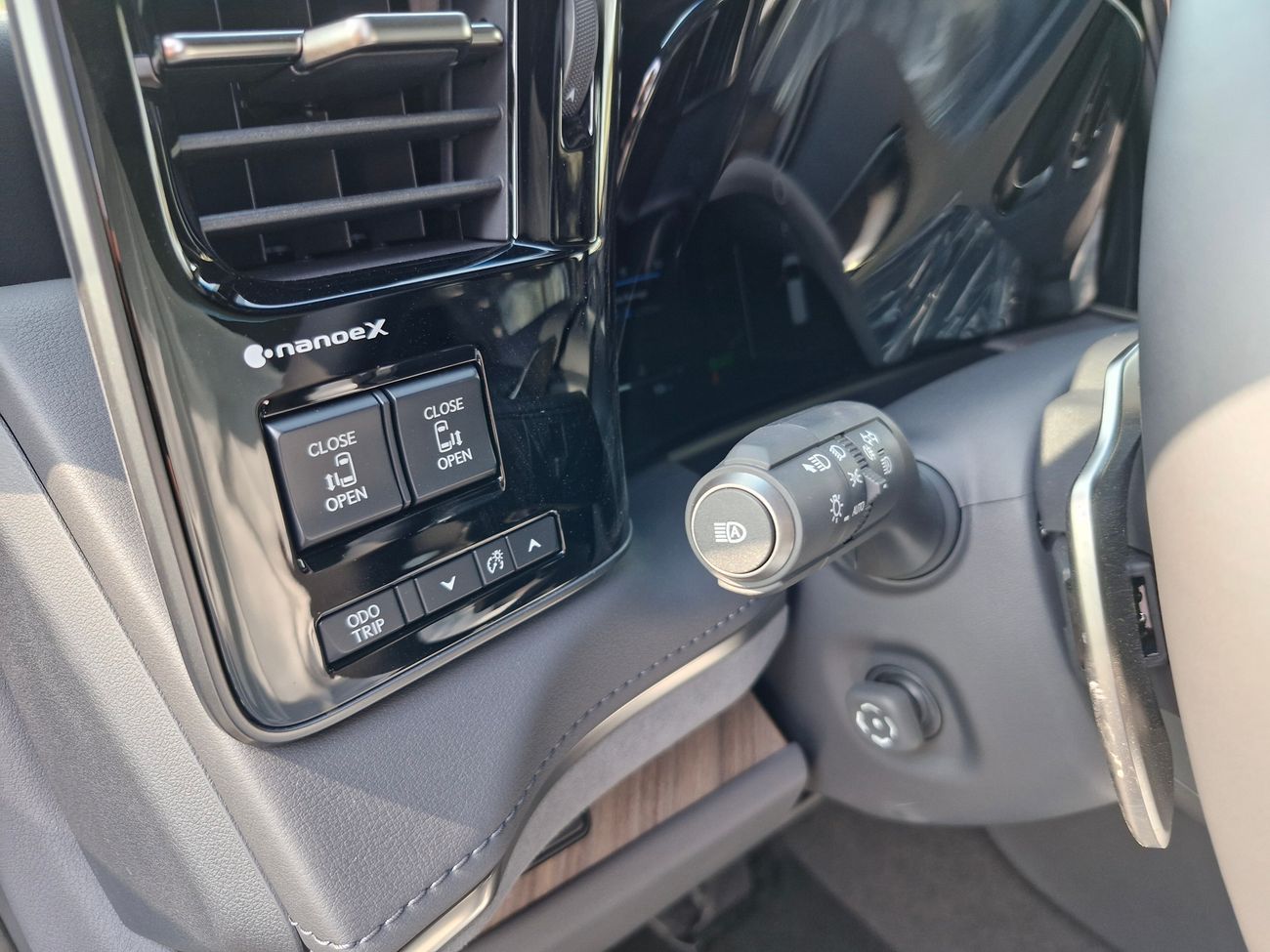 لكزس LM 350h AWD ULTRA LUXURY BRAND NEW 0KM