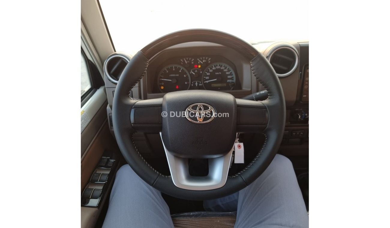 تويوتا لاند كروزر بيك آب TOYOTA LC 79 DC 4.5 V8 Anniversary specs