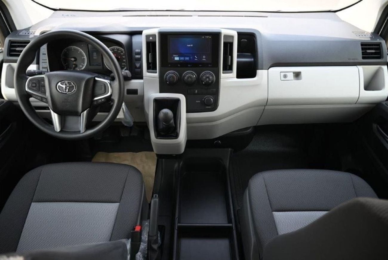 تويوتا هاياس Highroof 2.8L Diesel 13 Seater Manual Transmission